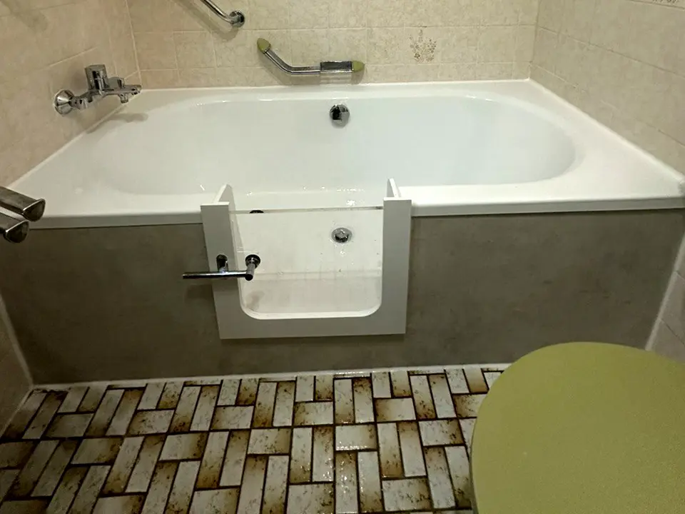 Badewannentür Front Einstieg